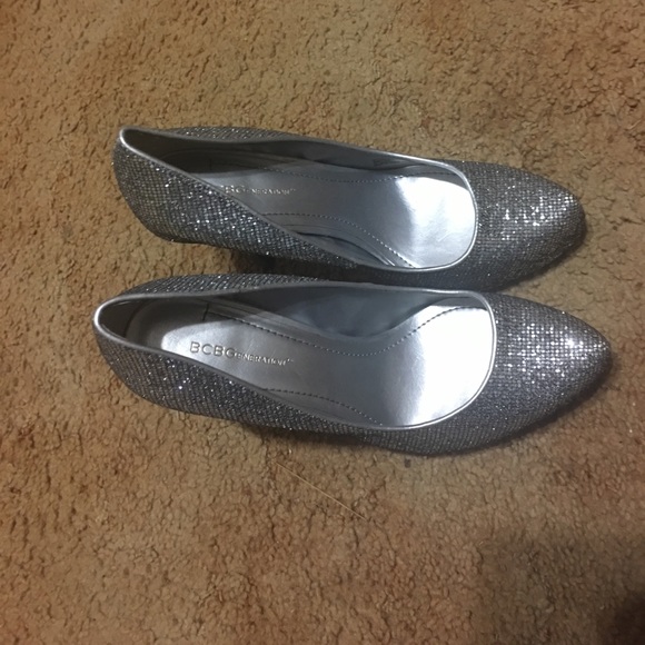 Shoes - Picture 2 of 5